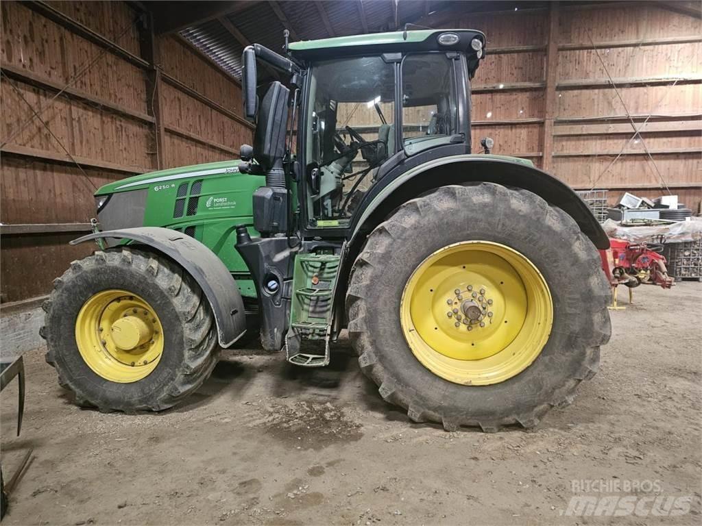 John Deere 6250 R 트랙터
