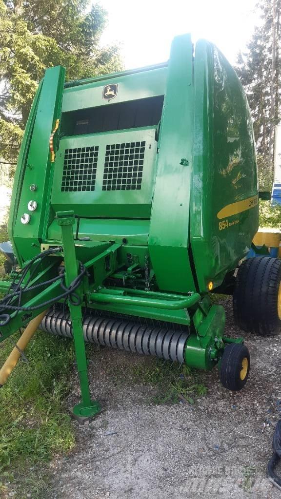 John Deere 854 원형 곤포기