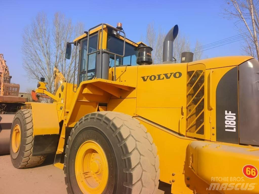 Volvo L 180 F  휠로우더