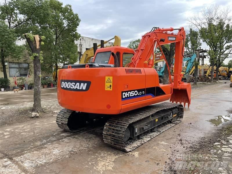 Doosan DX150 대형 굴삭기 29톤 이상