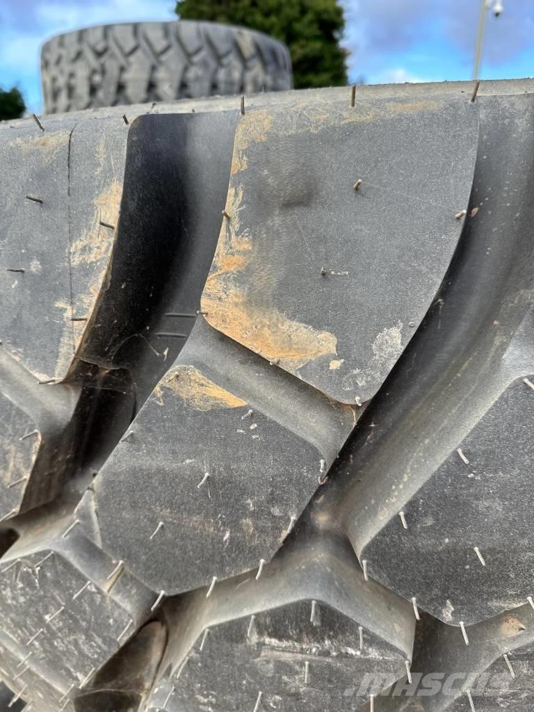  ROCK RADIAL 23.5R25 타이어, 휠 및 림