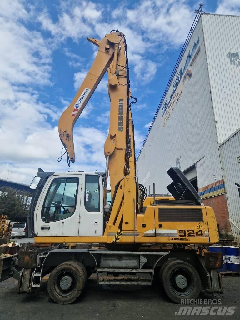 Liebherr A924C 폐기물/산업 처리기
