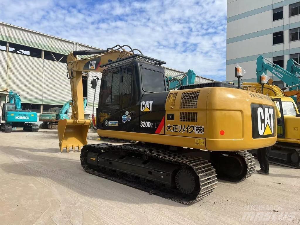CAT 320 D 대형 굴삭기 29톤 이상