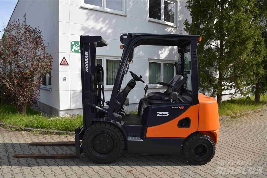 Doosan D 25 S-5 디젤 지게차