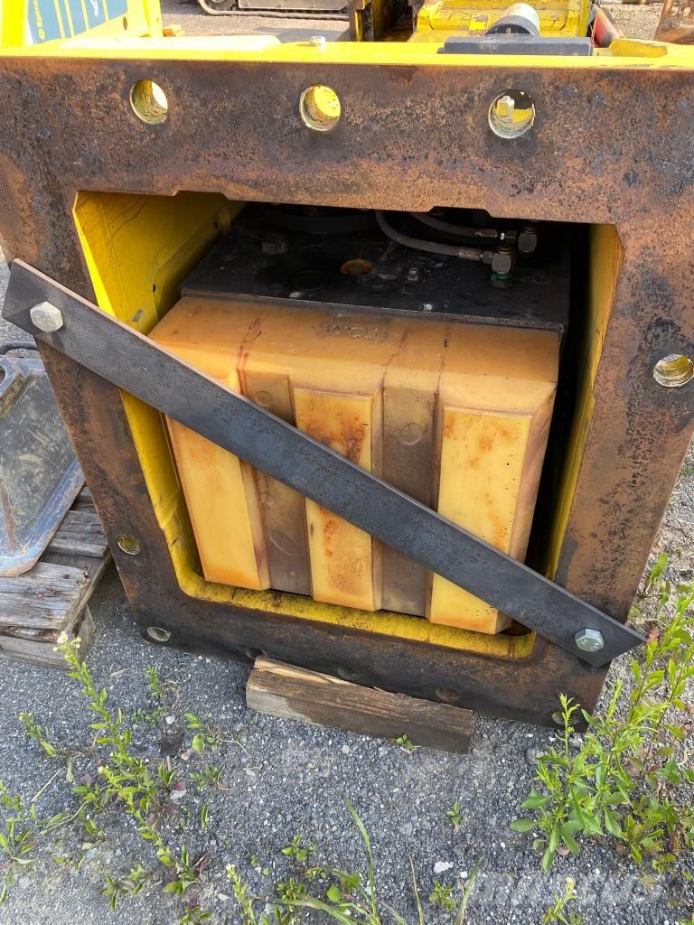 Epiroc HB7000 브레이커