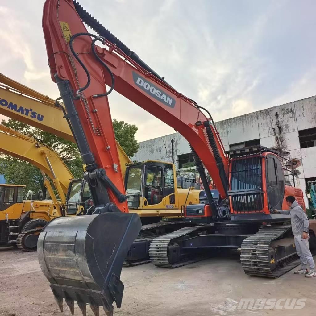 Doosan DX 300 대형 굴삭기 29톤 이상