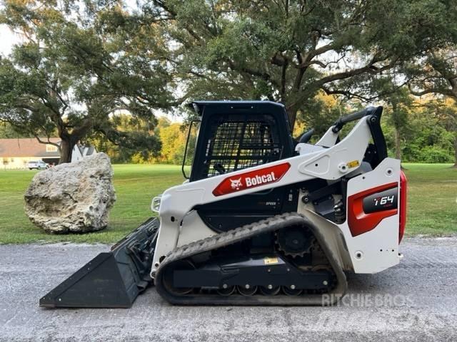 Bobcat T64  스키드로더