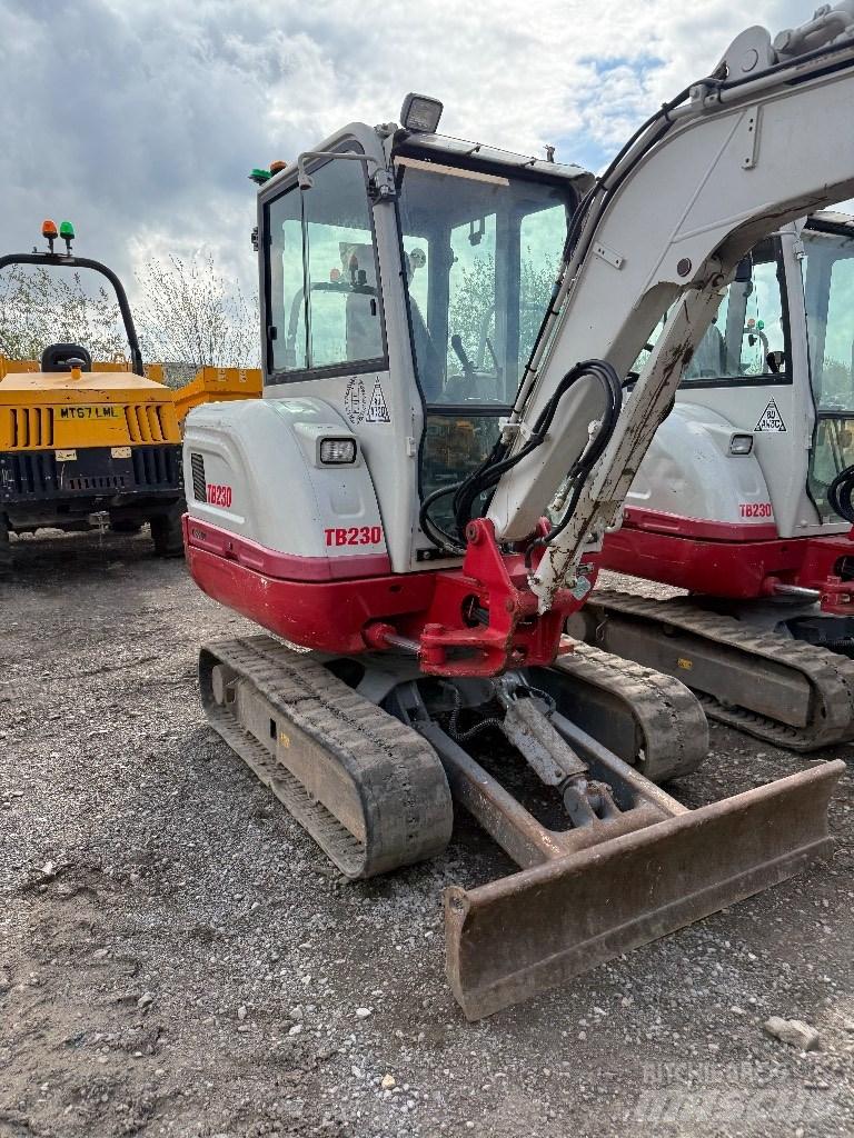Takeuchi TB 230 소형 굴삭기 7톤 미만