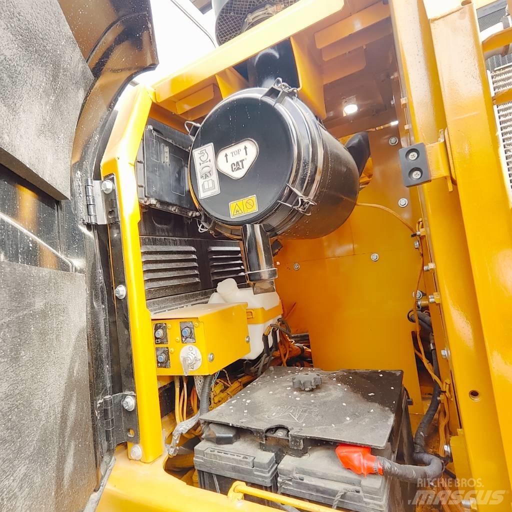 CAT 320D 대형 굴삭기 29톤 이상