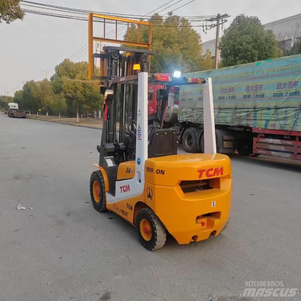 TCM FD30 디젤 지게차