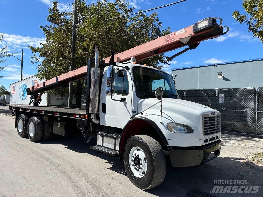 Freightliner M2 플랫베드/드롭사이드 트럭