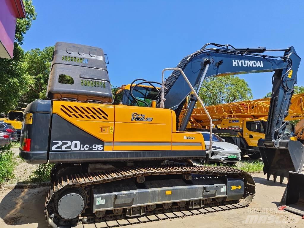 Hyundai Robex 220 LC 대형 굴삭기 29톤 이상