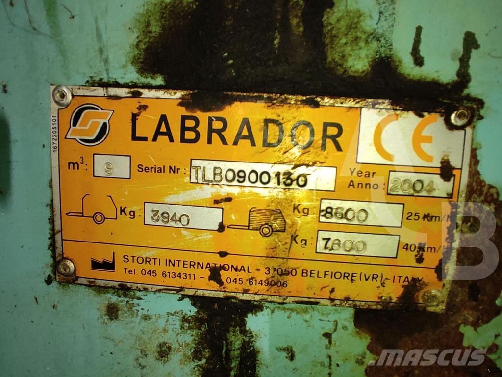  Labrador MT90 믹서 피더