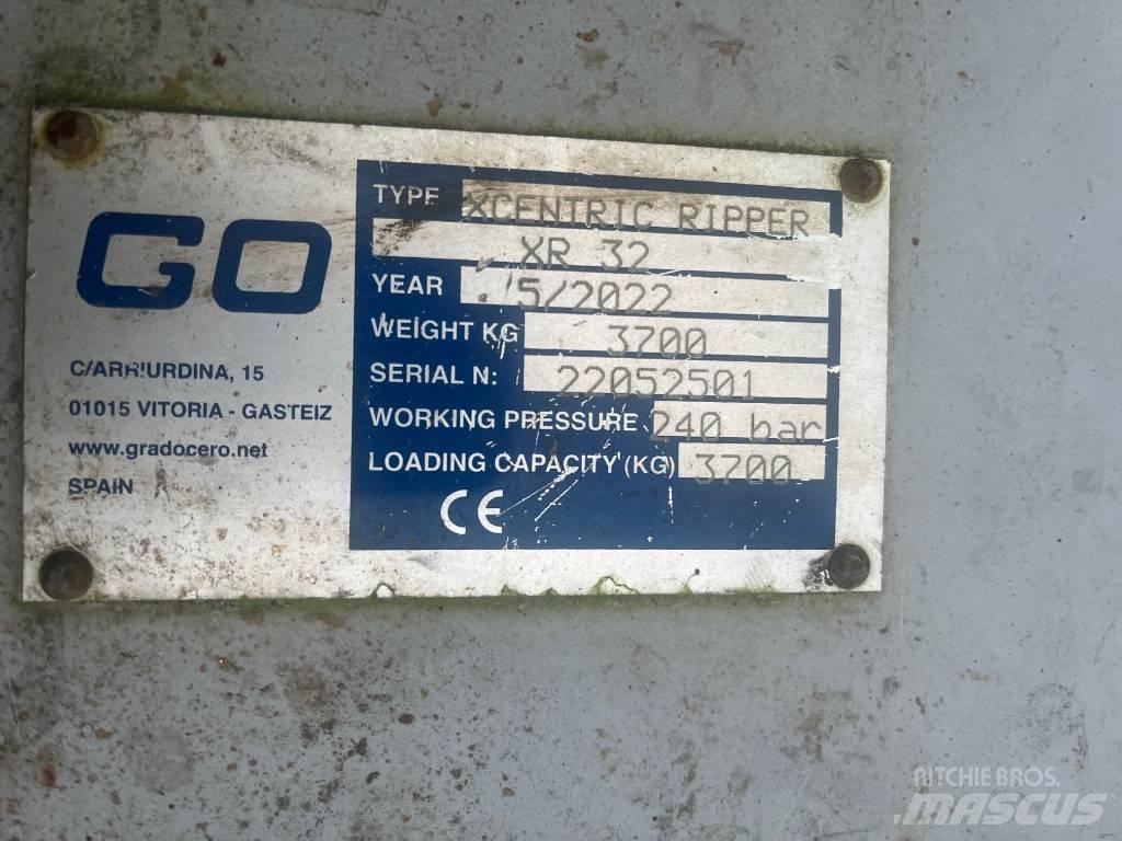 Xcentric XR32 브레이커