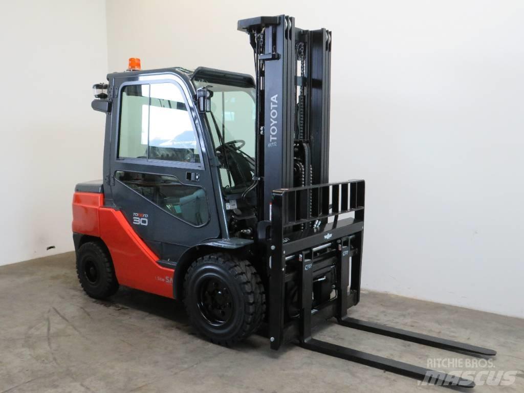 Toyota 52-8 FDF 30 디젤 지게차