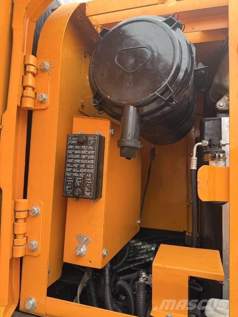 Hyundai HX 220 대형 굴삭기 29톤 이상