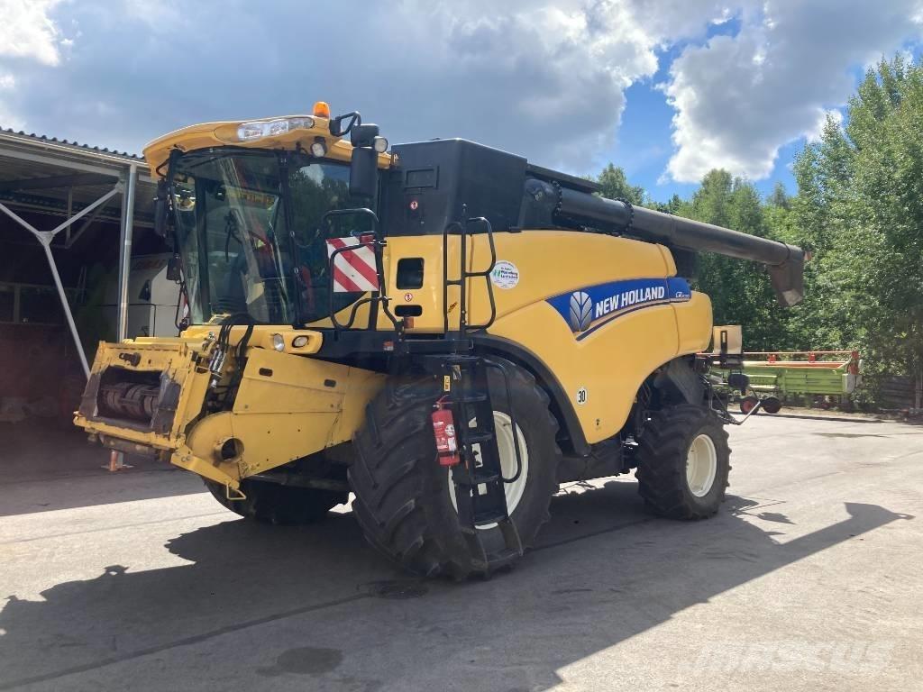 New Holland CR 9090 콤바인 수확기
