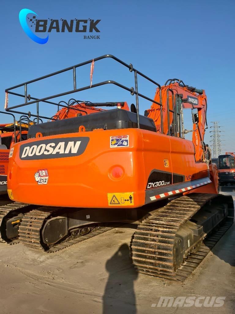 Doosan DX 300 LC 대형 굴삭기 29톤 이상
