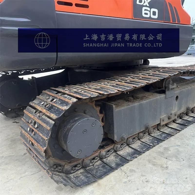 Doosan DX 60 소형 굴삭기 7톤 미만