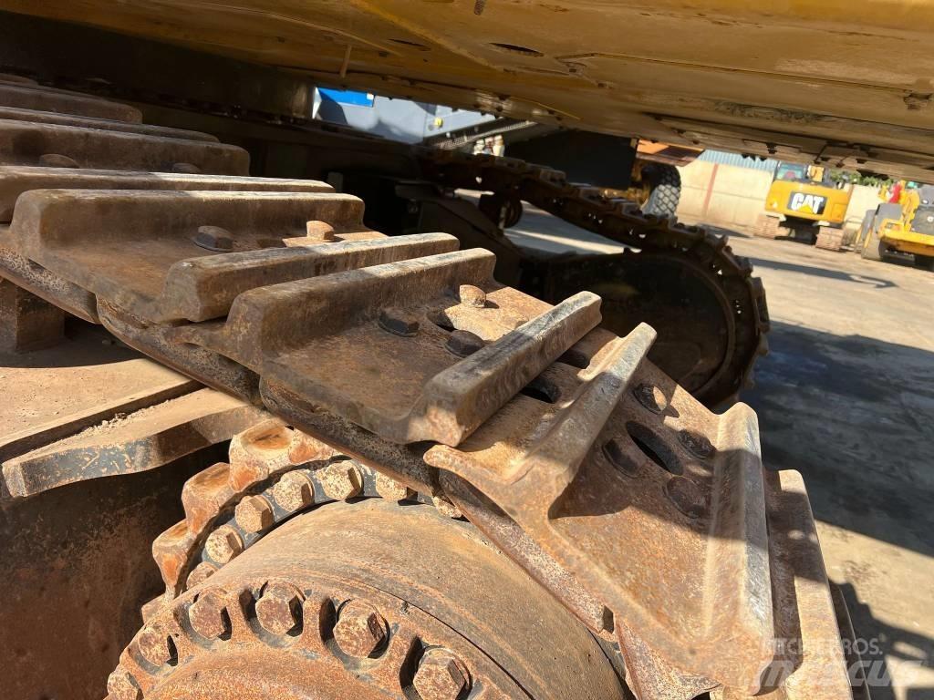 CAT 390 D 대형 굴삭기 29톤 이상