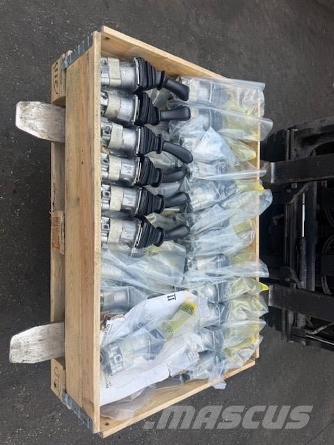 Rexroth NEW JOYSTICK 캐빈 및 인테리어