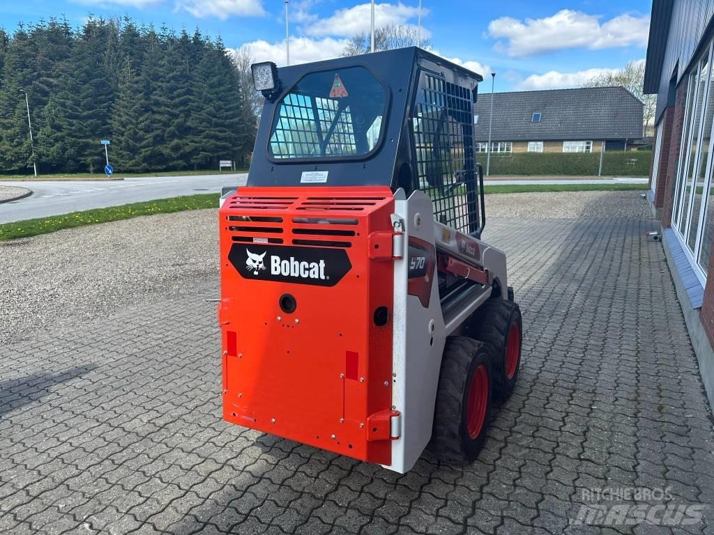 Bobcat S 70  스키드로더