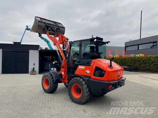 Kubota R 090  휠로우더