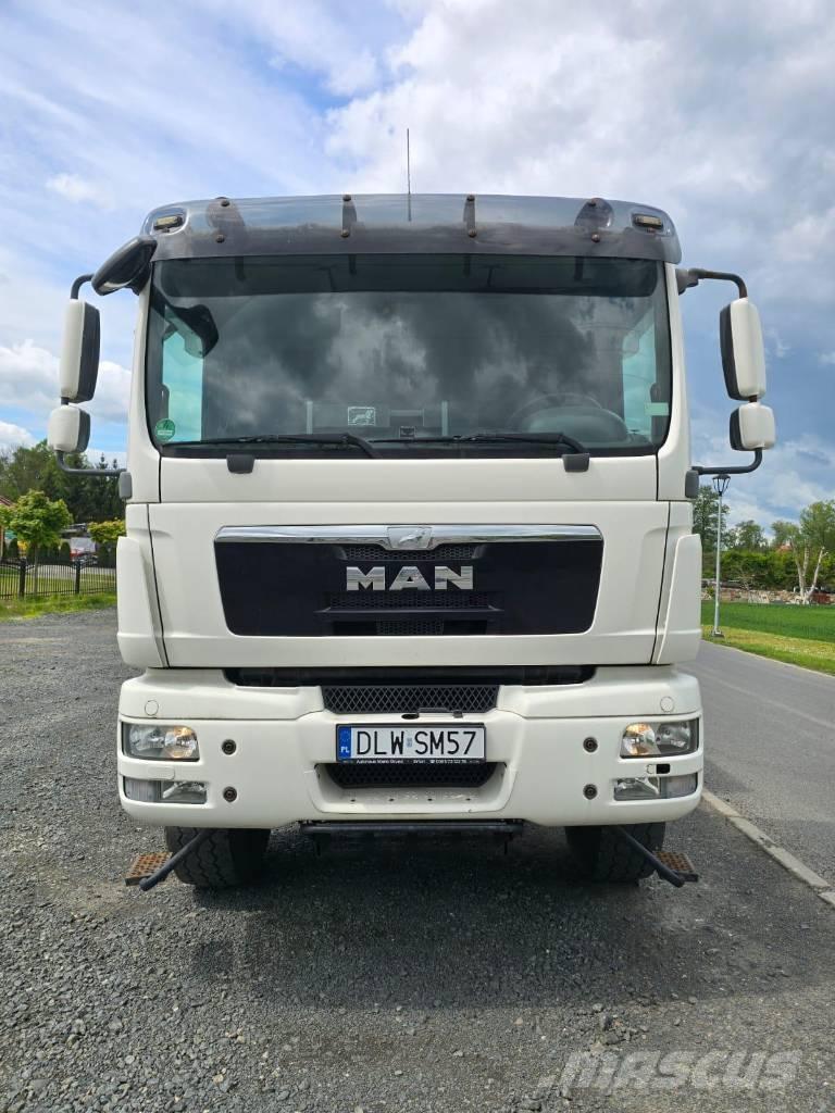 MAN 13.250 / 4x4 탑차 트럭