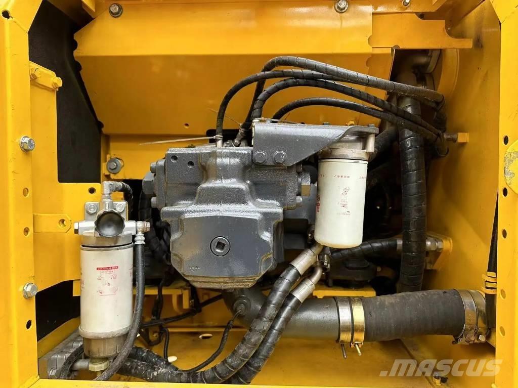 Komatsu PC 210-8 대형 굴삭기 29톤 이상