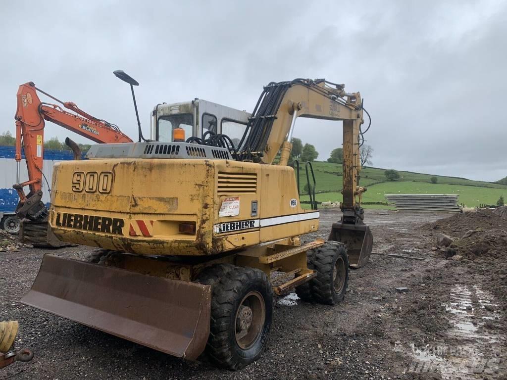 Liebherr 900  휠 굴삭기