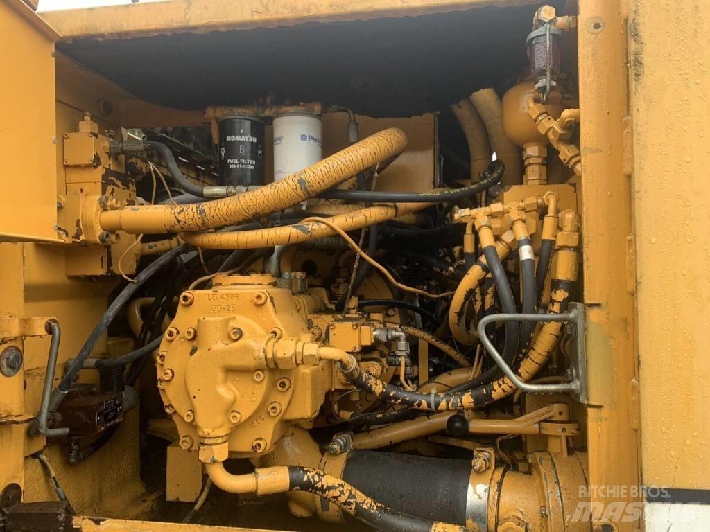 Liebherr 900  휠 굴삭기