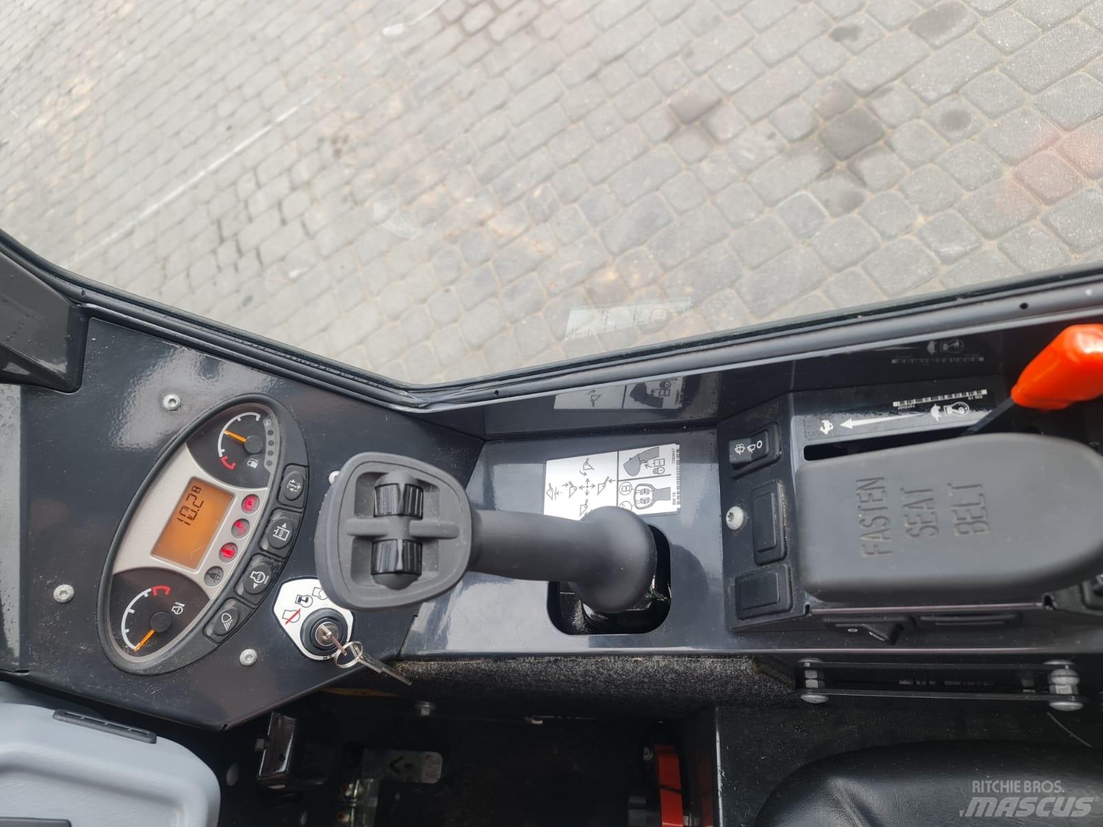 Bobcat L28 미니 로더