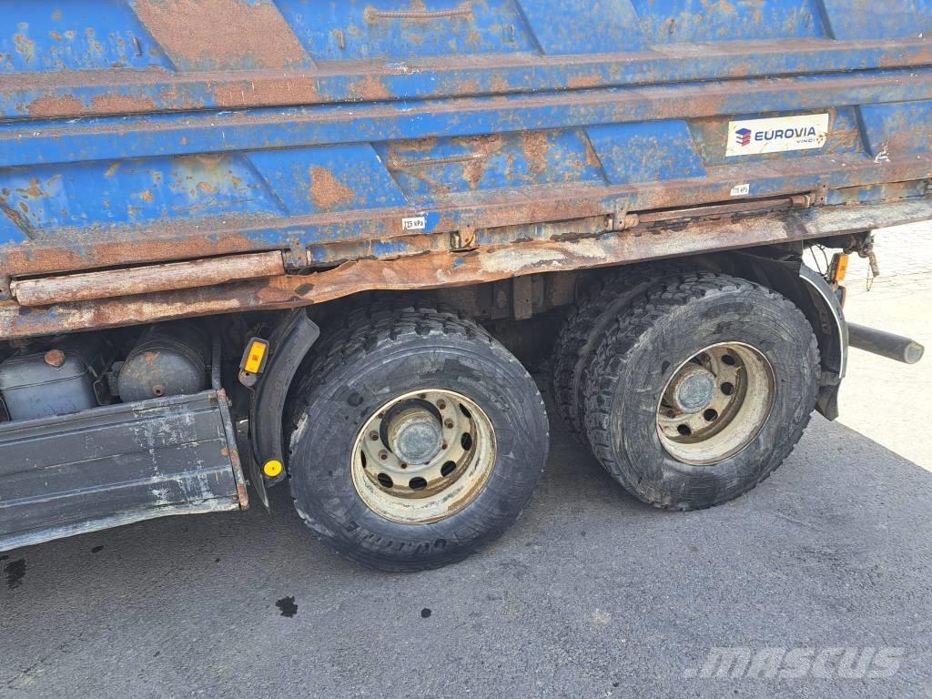 Tatra T 815-2 6x6 덤프 트럭