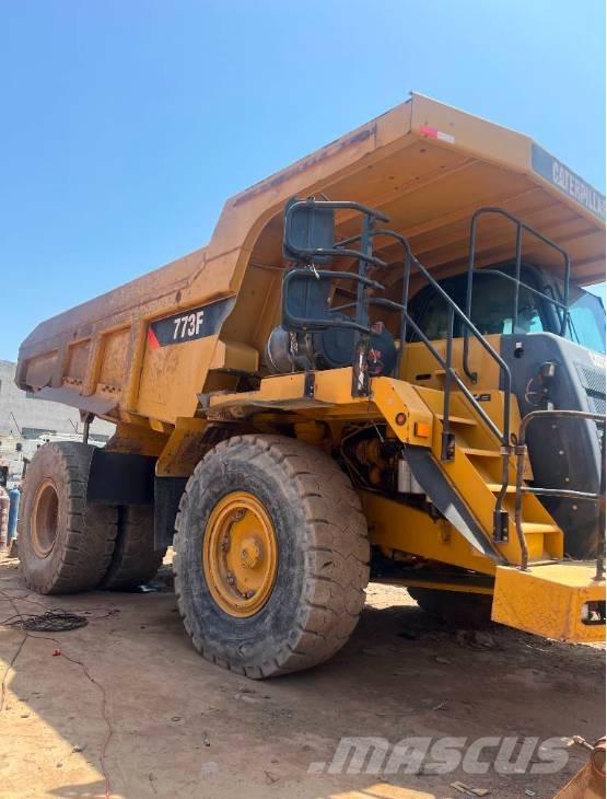 CAT 773 E 초대형 덤프 트럭