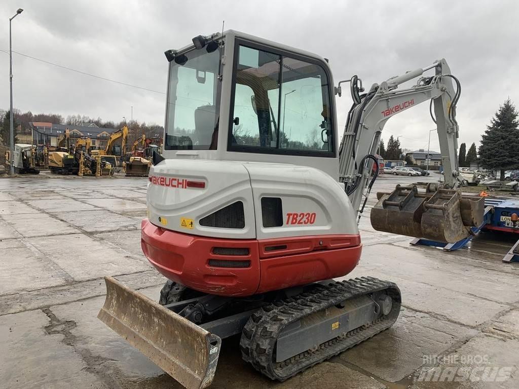 Takeuchi TB230 V3 소형 굴삭기 7톤 미만