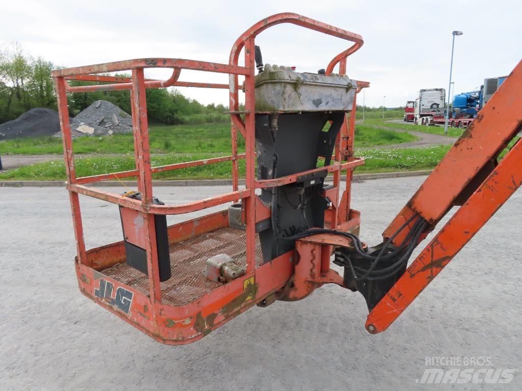 JLG 800 AJ 관절형 전동이동 리프트