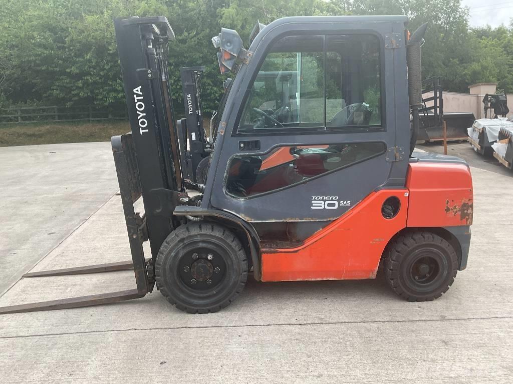 Toyota 02-8 FDF 30 디젤 지게차