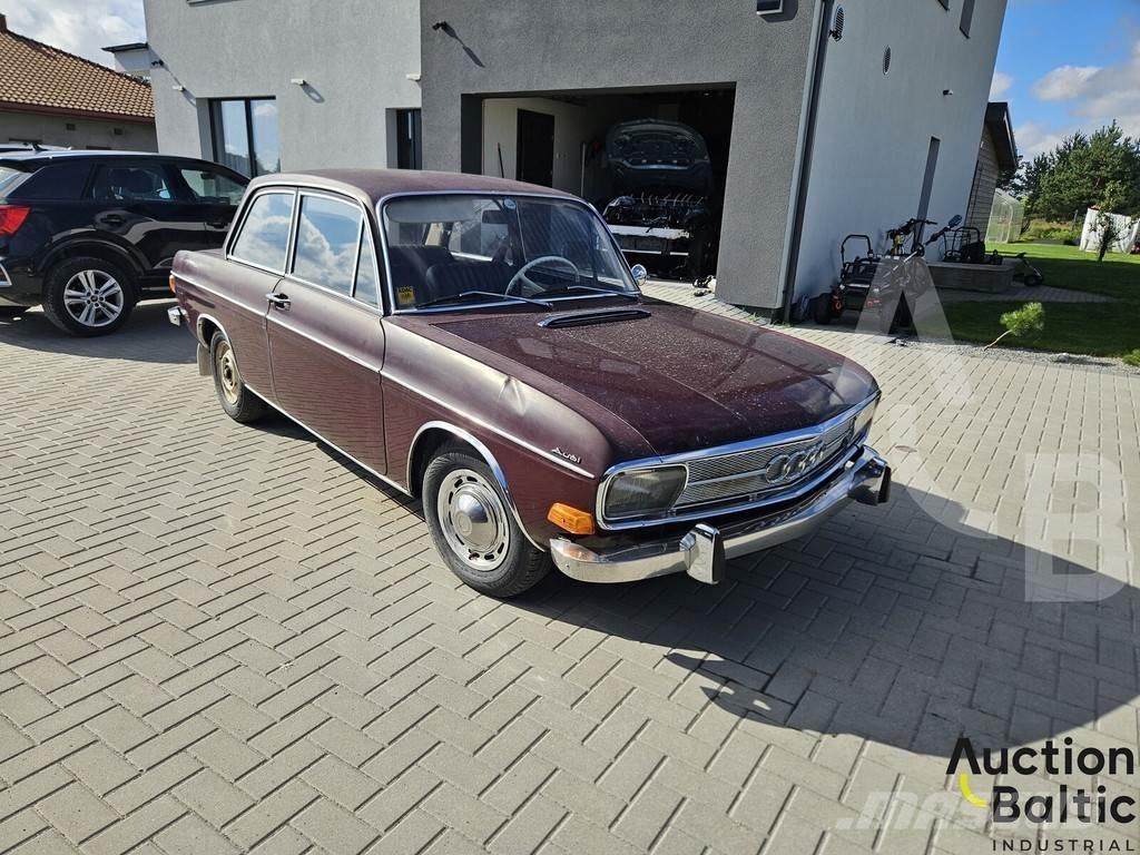 Audi 60 자동차