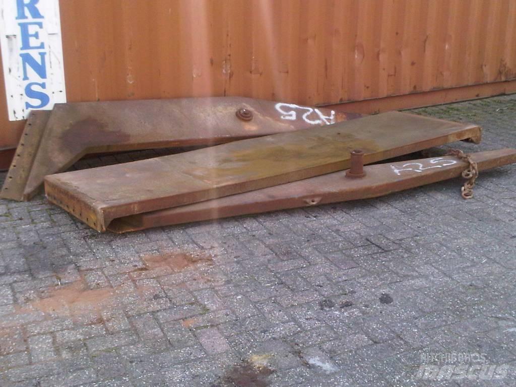 Volvo A25 tailgates 섀시 및 서스펜션