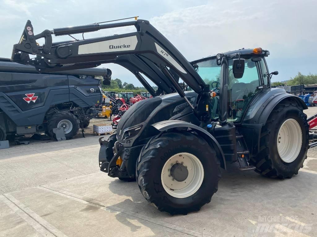 Valtra T214 Versu 트랙터