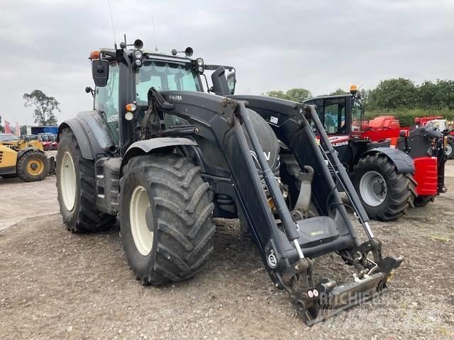 Valtra T214 Versu 트랙터