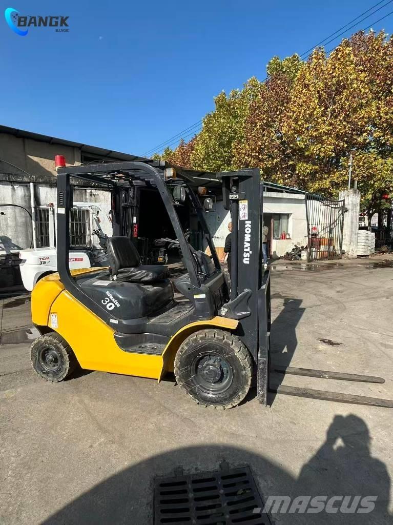 Komatsu FD 30 T-17 디젤 지게차