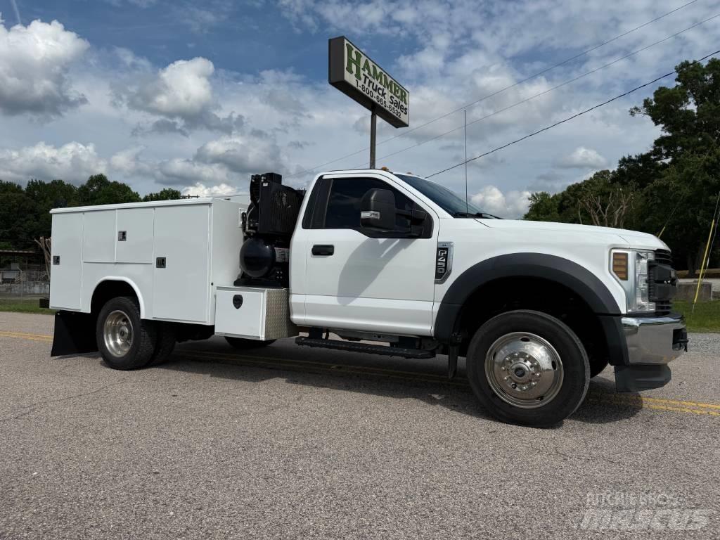 Ford F 450 시립/다목적 차량