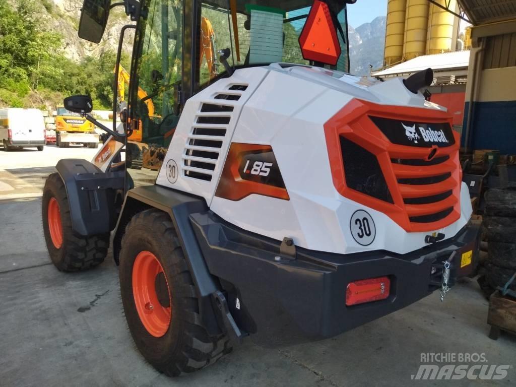 Bobcat L 85  휠로우더