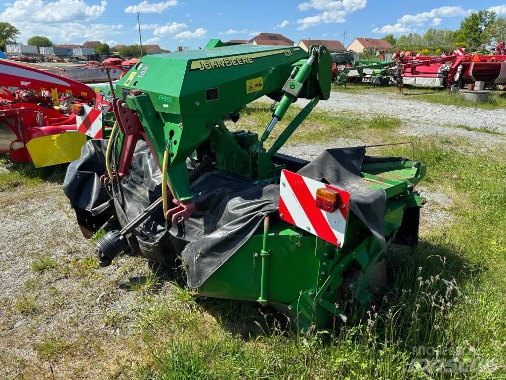 John Deere 131 장착형 잔디깎기