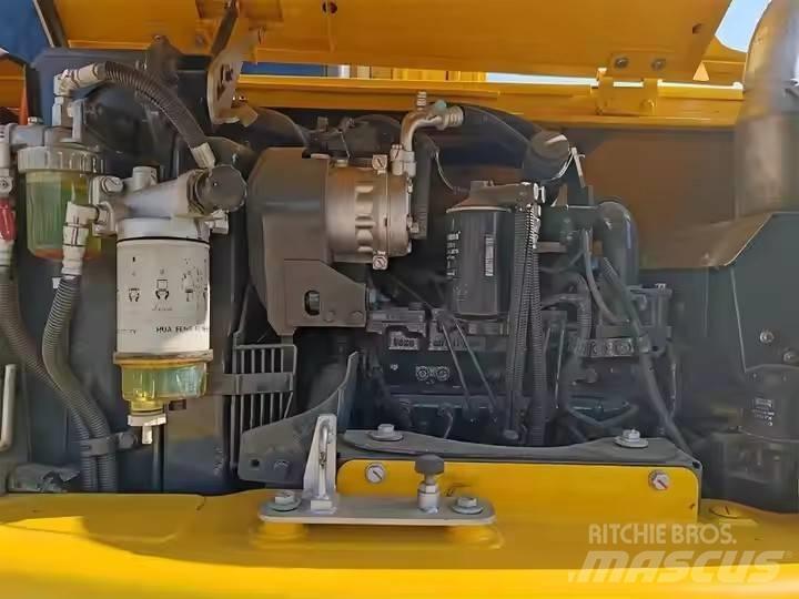 Komatsu PC70 대형 굴삭기 29톤 이상