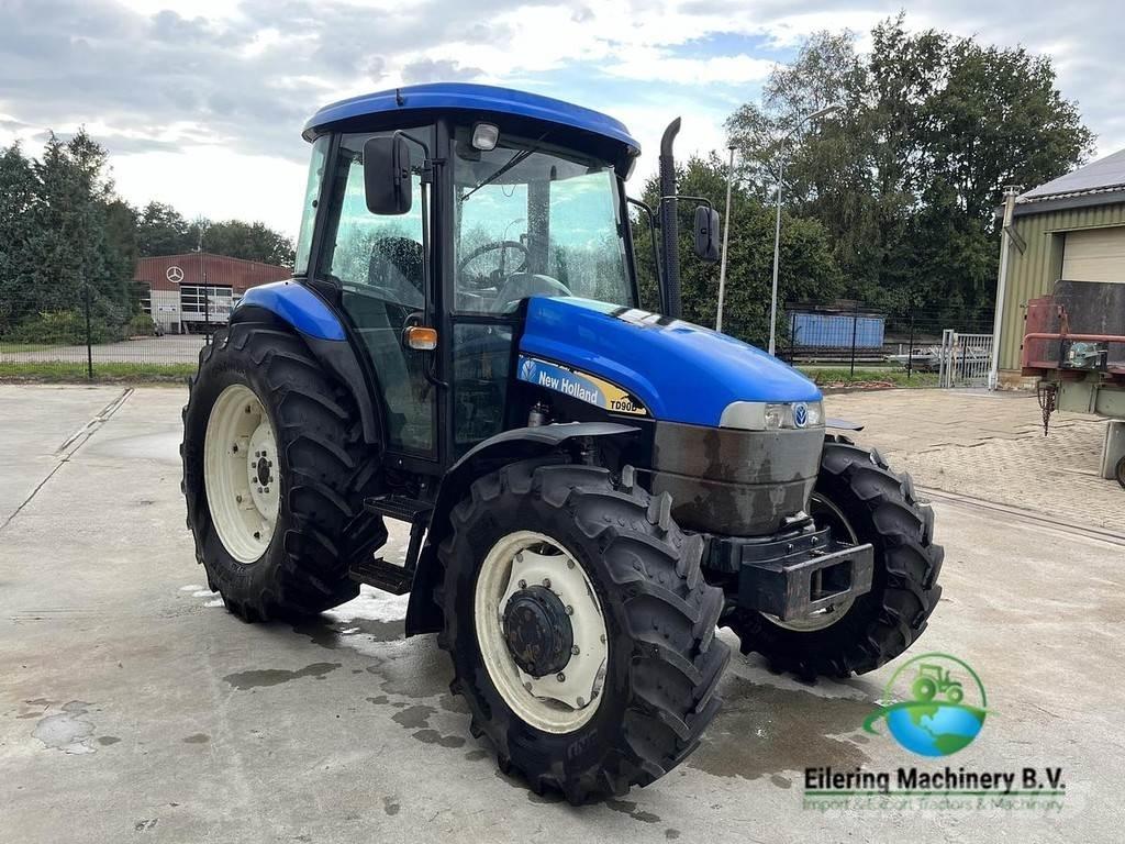 New Holland TD90 D 트랙터