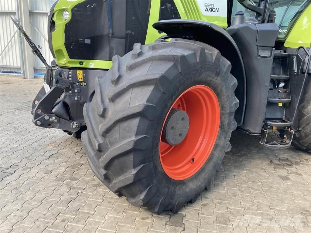 CLAAS Axion 920 트랙터