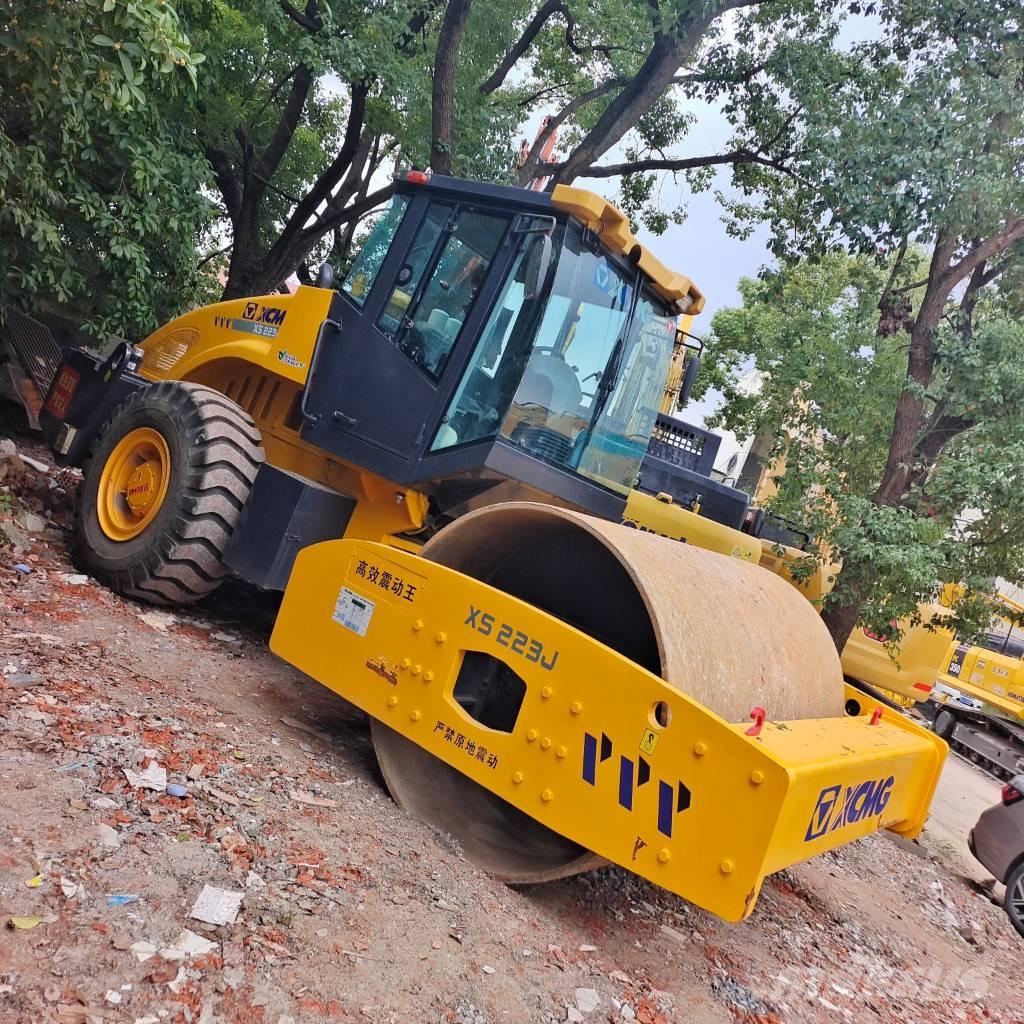 XCMG XS 223  J 싱글 드럼 롤러