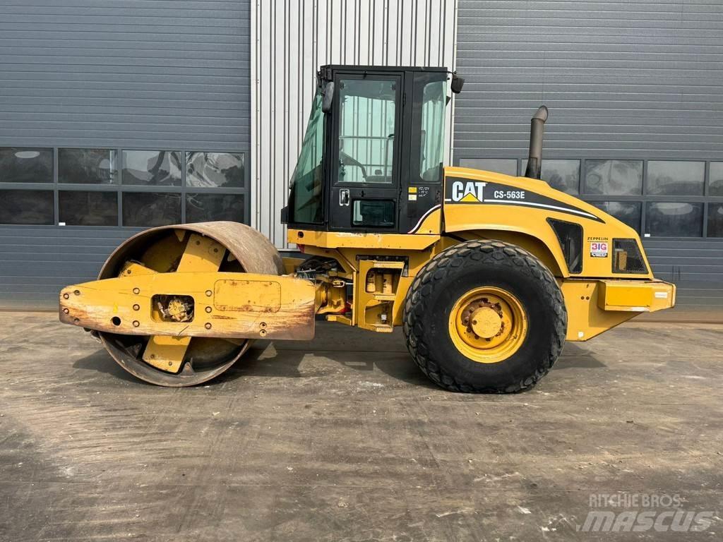 CAT CS563E 싱글 드럼 롤러
